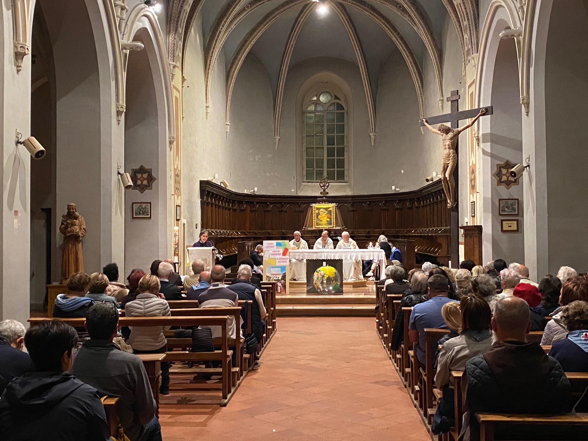 Veglia di preghiera missionaria 2023 nella chiesa del convento francescano in Monteripido di Perugia f1