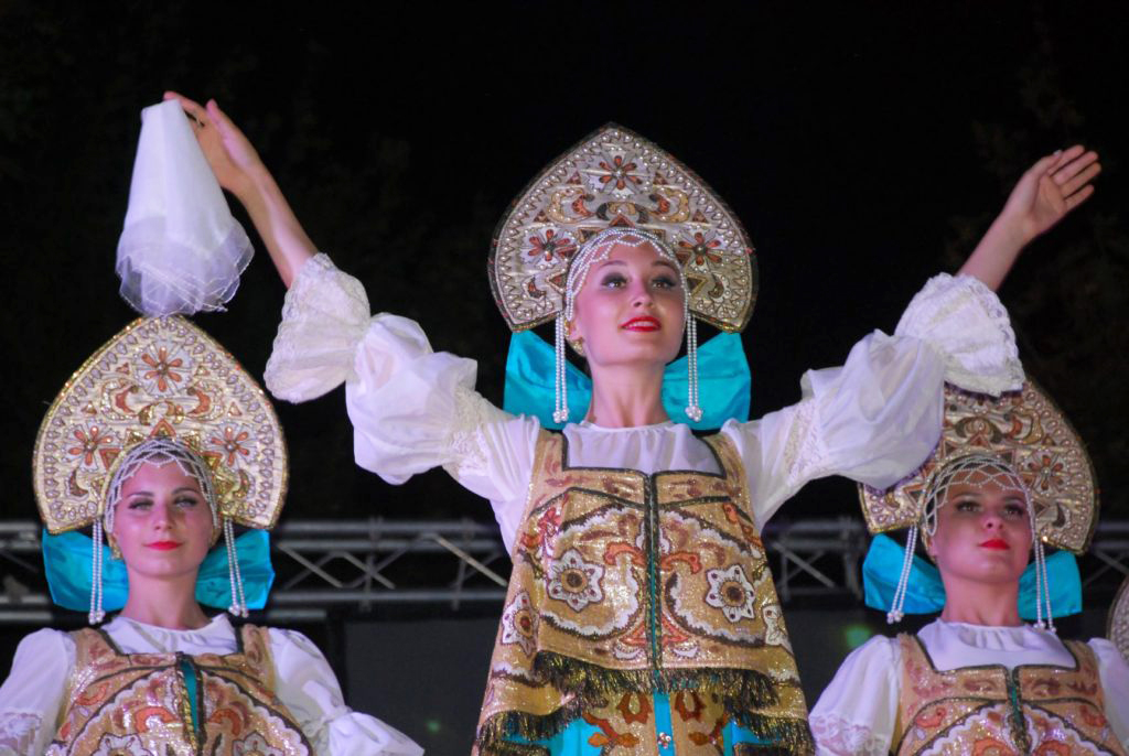 Rassegna Folklore 2019 Solnechnaya Raduga Russia