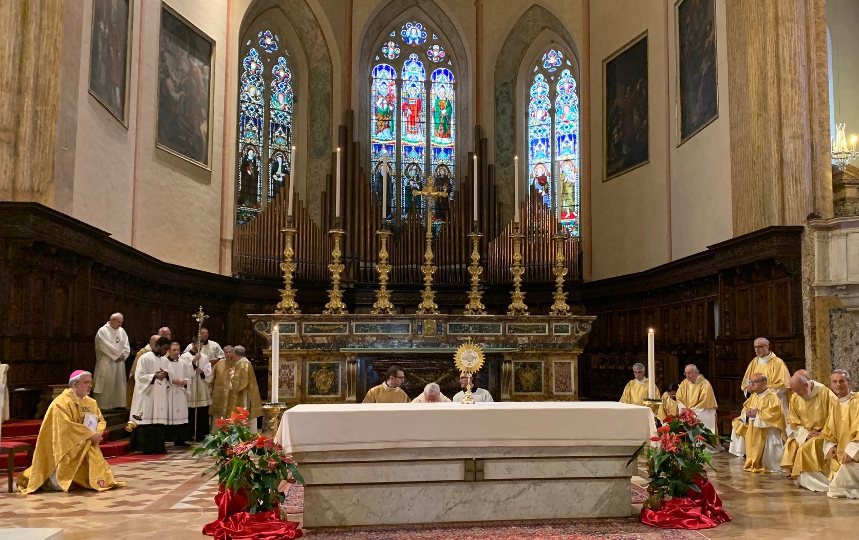 corpus domini 2019 adorazione eucaristica in cattedrale pg