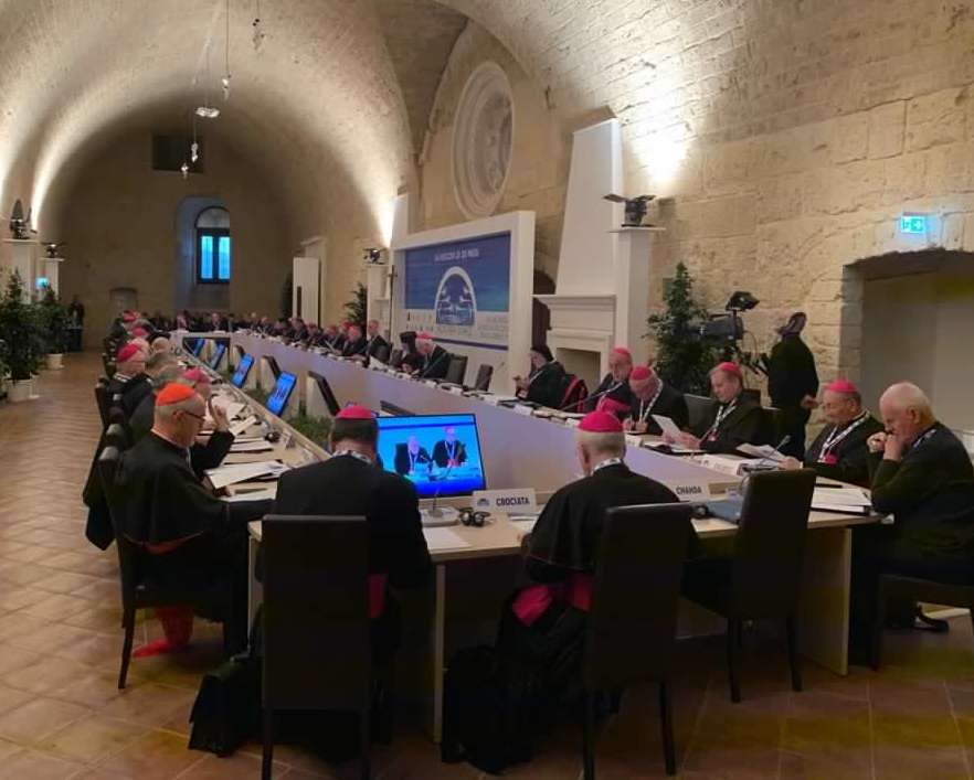 i vescovi dei paesi del mediterraneo durante la prolusione del cardinale bassetti