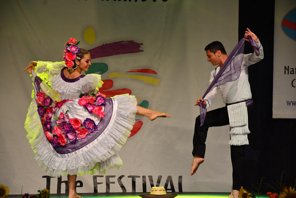 Foundation Cultural Colombia Folklore 2