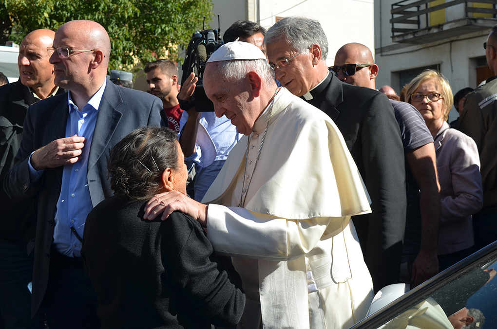 Papa Francesco a S. Pellegrino di Norcia il 4 ottobre 2016