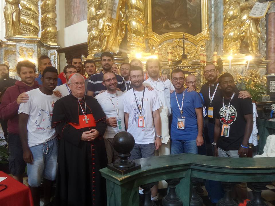 cardinale bassetti con giovani umbri alla gmg 2016 di cracovia polonia