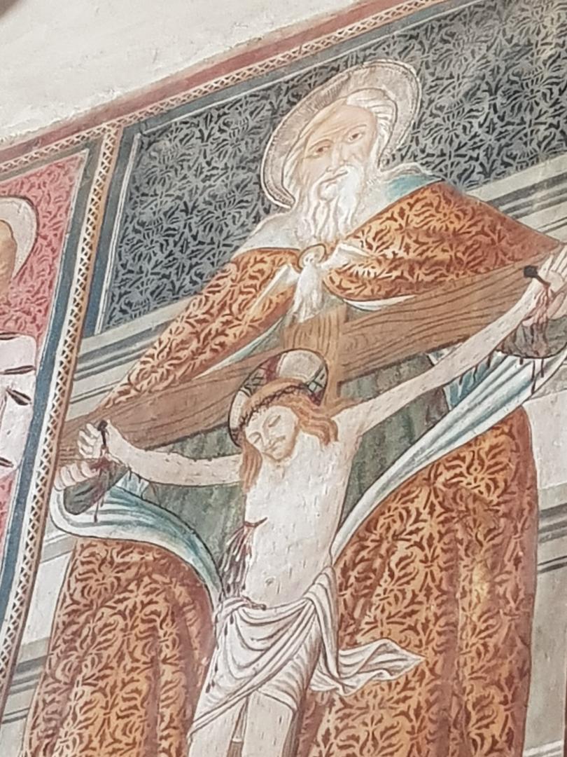 particolare di affreschi della chiesa