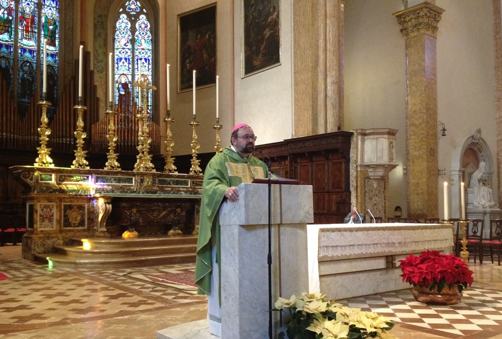 cattedrale san lorenzo vescovo ausiliare mons paolo giulietti durante omelia messa giubilare giornalisti perugini 24 gen 2016 foto 1