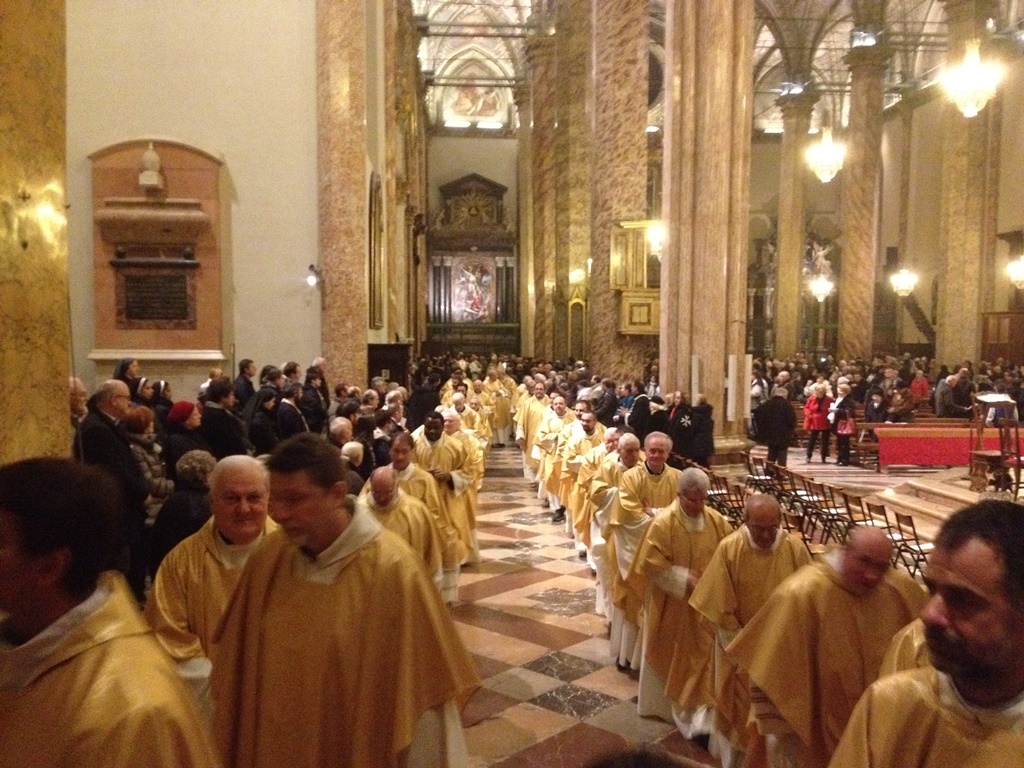 conclusione giubileo diocesano a pg 13 11 16 processione celebranti dopo chiusura porta santa