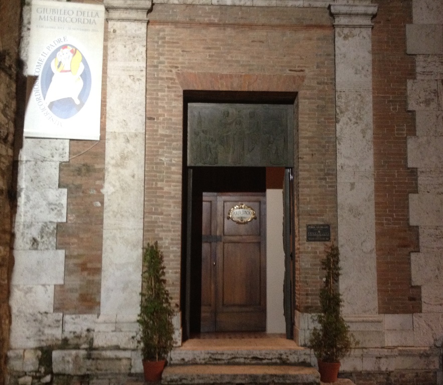 f5 porta santa cattedrale san lorenzo perugia prima della chiusura a conclusione giubileo diocesano 13 11 16
