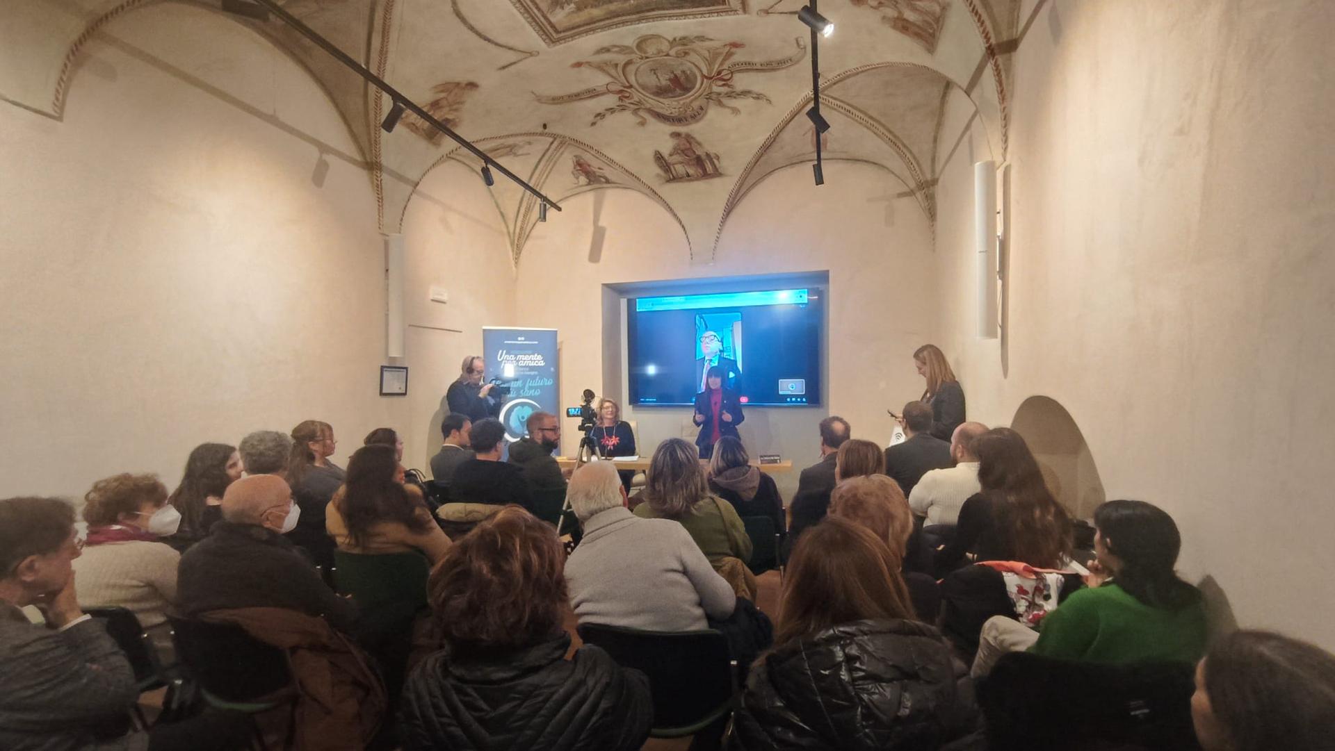 una mente per amica incontro su serie il mostro a perugia 1