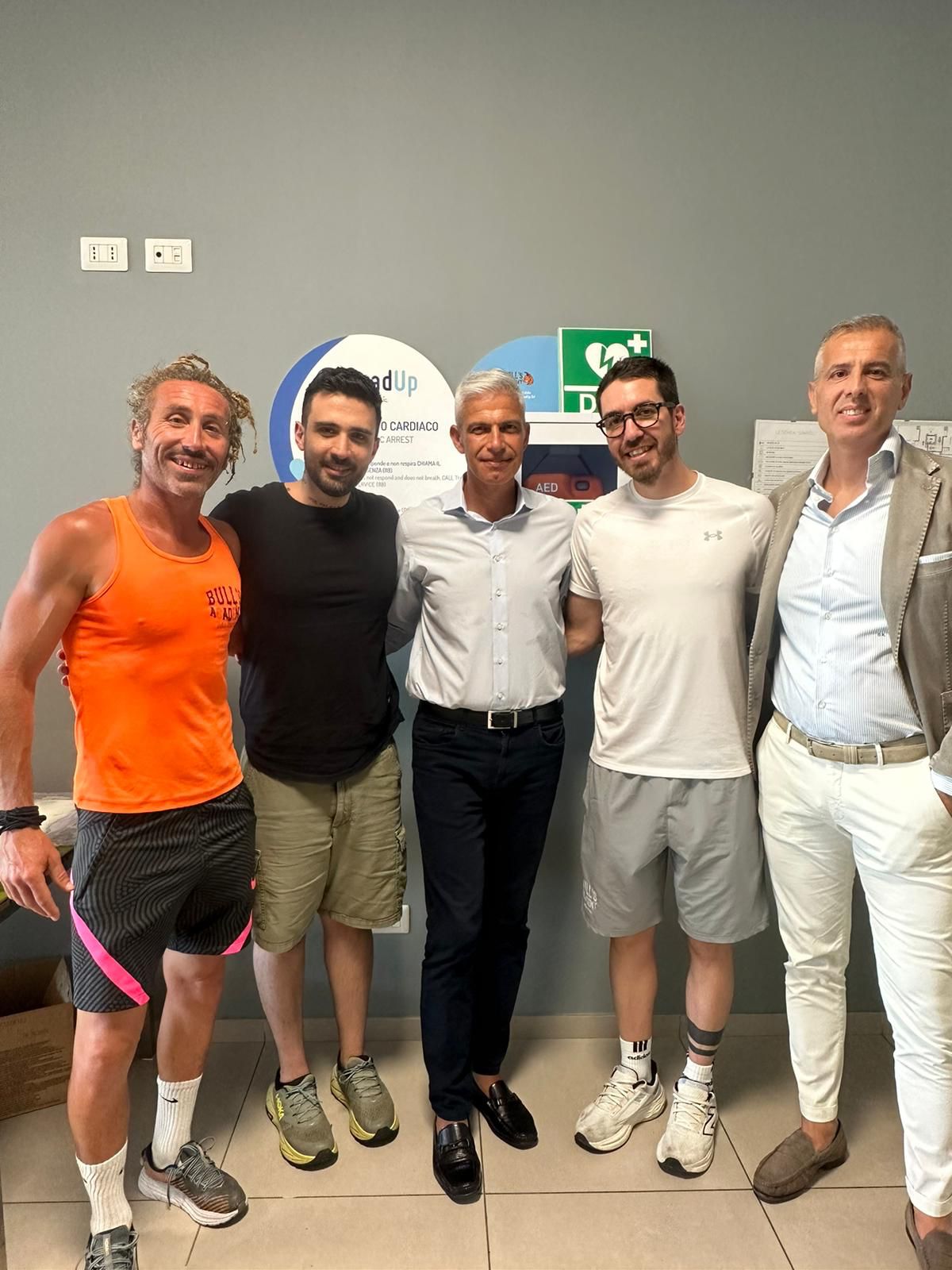 BullsAcademy consegna defibrillatore