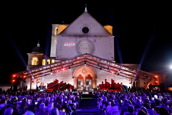 Con il Cuore copyright sala stampa sacro convento
