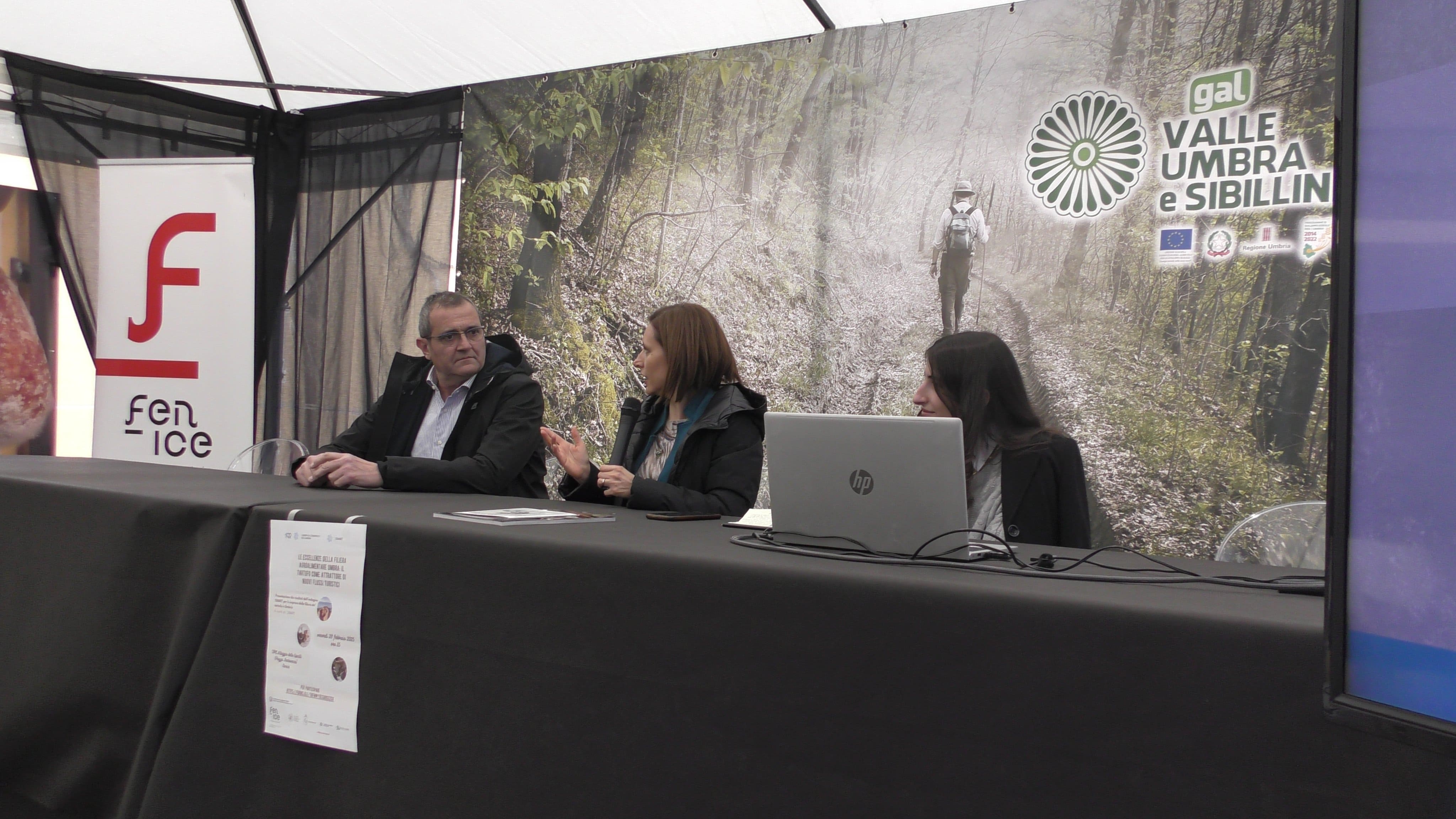 Presentazione report Isnart a Norcia da sinistra Marco Guerrini CCIAA Umbria Diana Coral CCIAA Umbria Adriana Mari Isnart 1