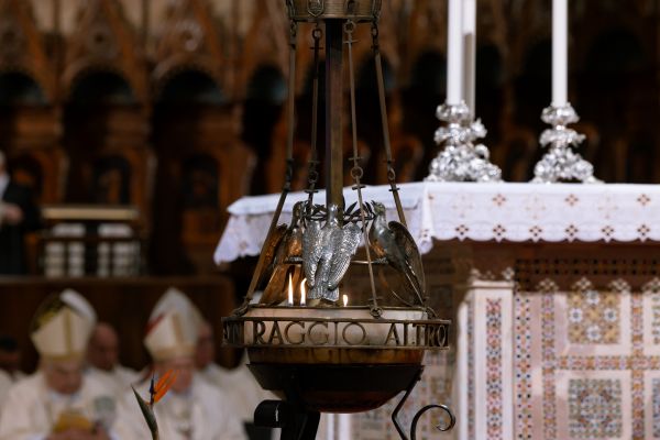 lampada sala stampa sacro convento