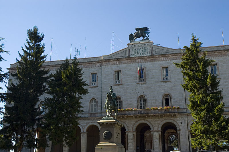 800px Perugia palazzo della provincia