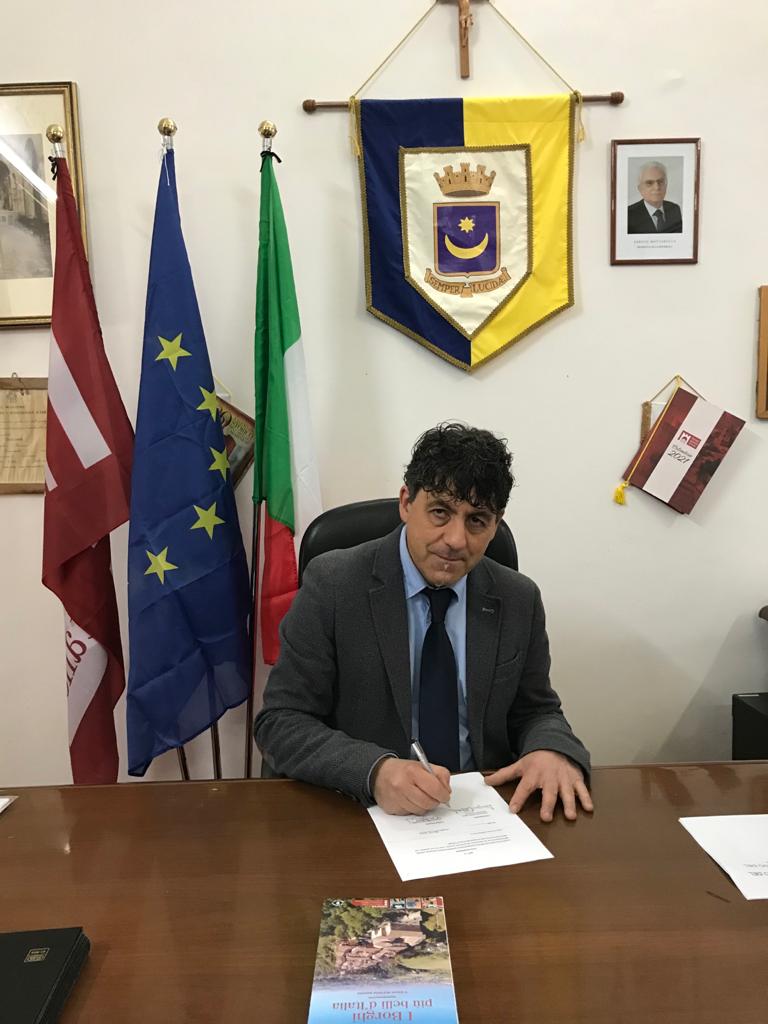 Alessandro Dimiziani firma laccordo