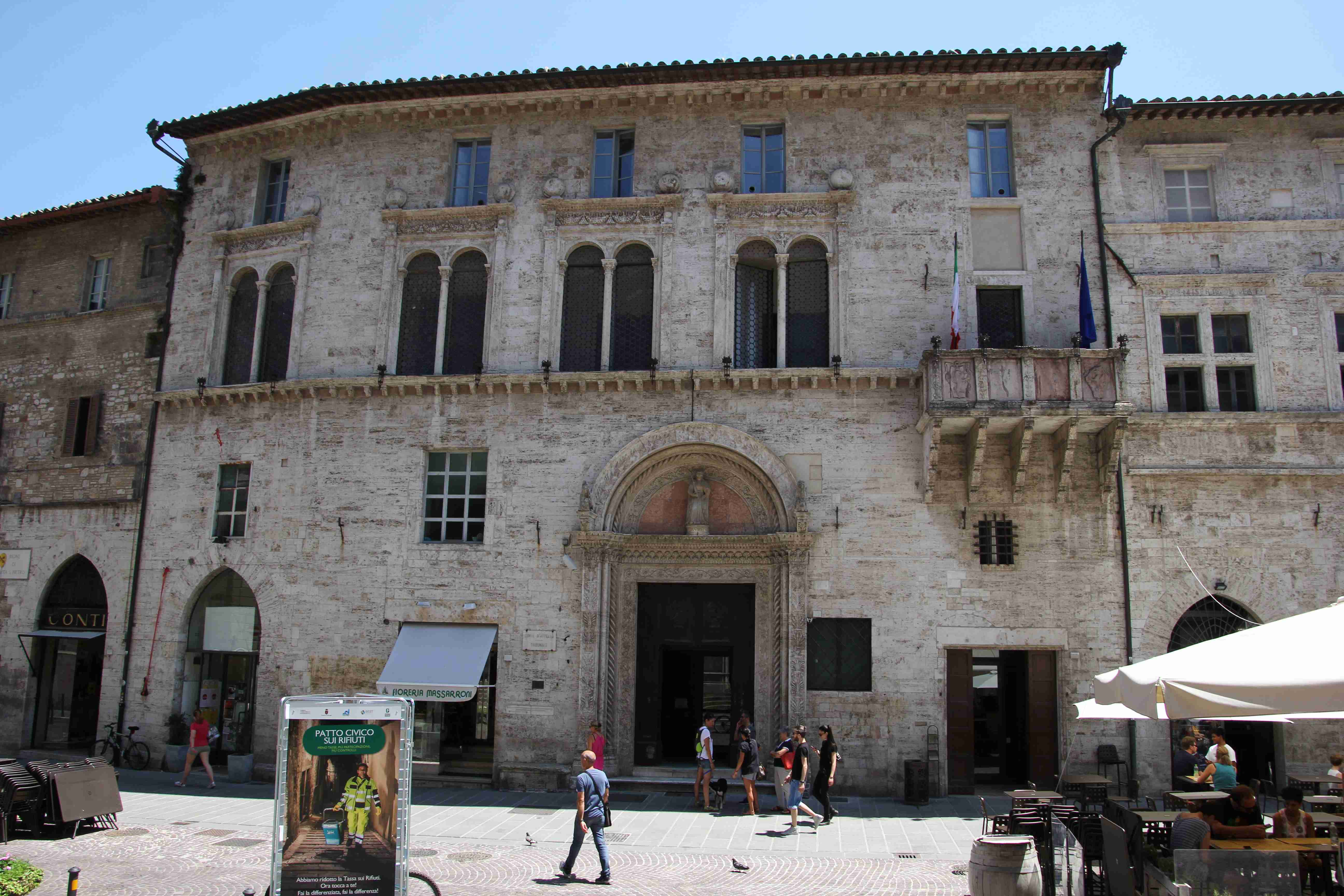 Perugia palazzo del Capitano del popolo 01