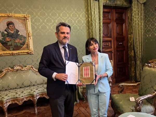 Ambasciatore di Spagna in Italia e San Marino Miguel Ángel Fernández Palacios e la Presidente dellUmbria Stefania Proietti