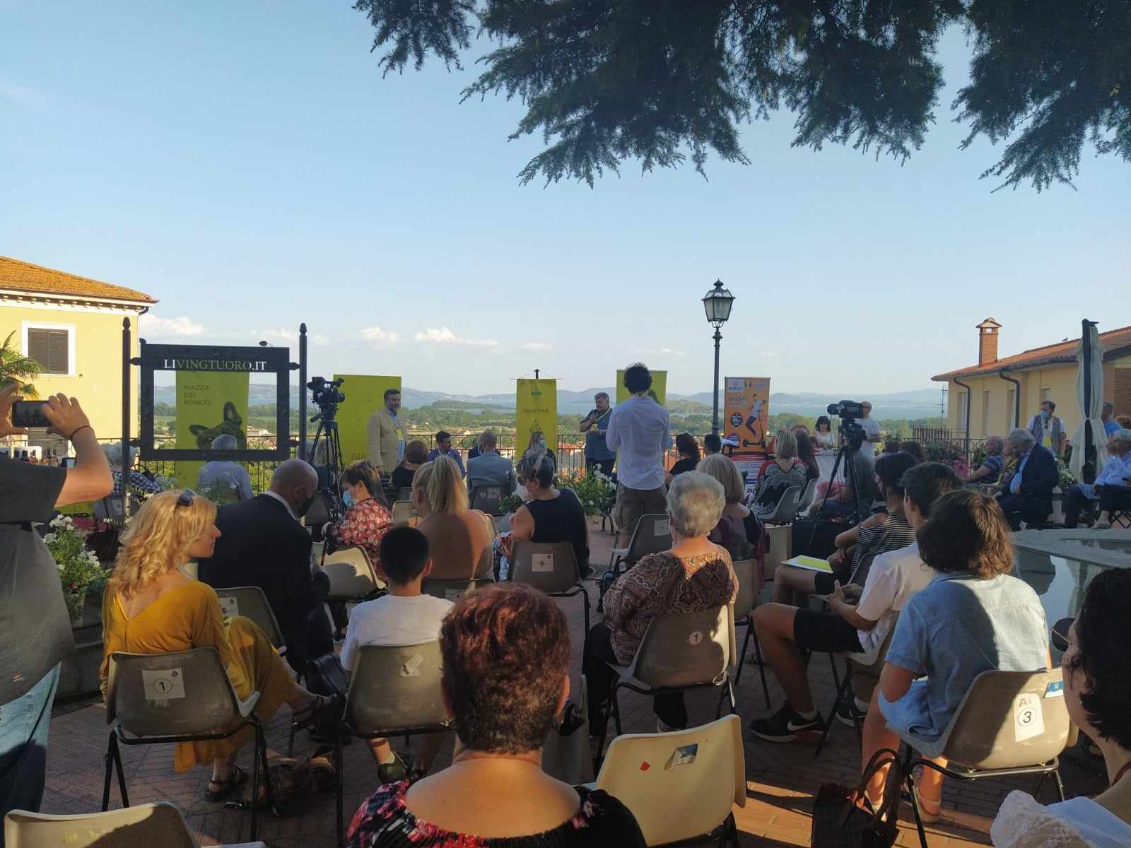 Giallo Trasimeno foto platea