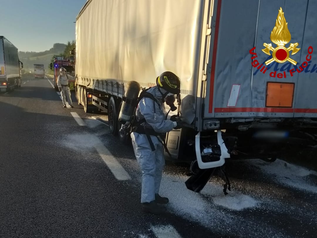 Terni, incidente sulla A1: tamponamento tra due tir vicino allo svincolo di Orvieto