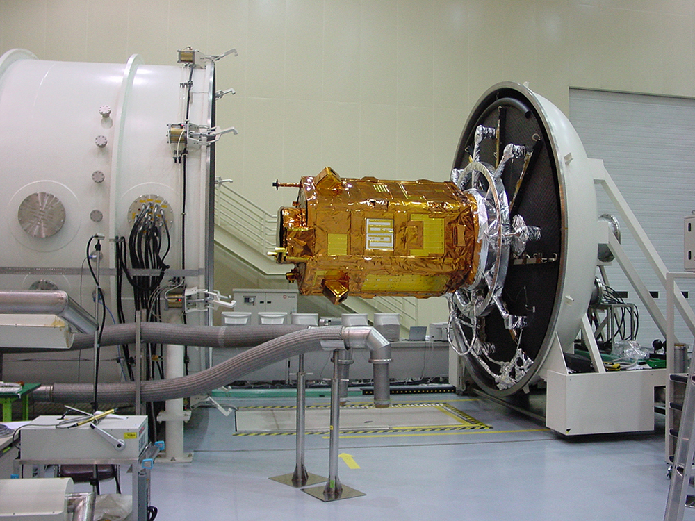 simulatore spaziale ACS per prove su satelliti