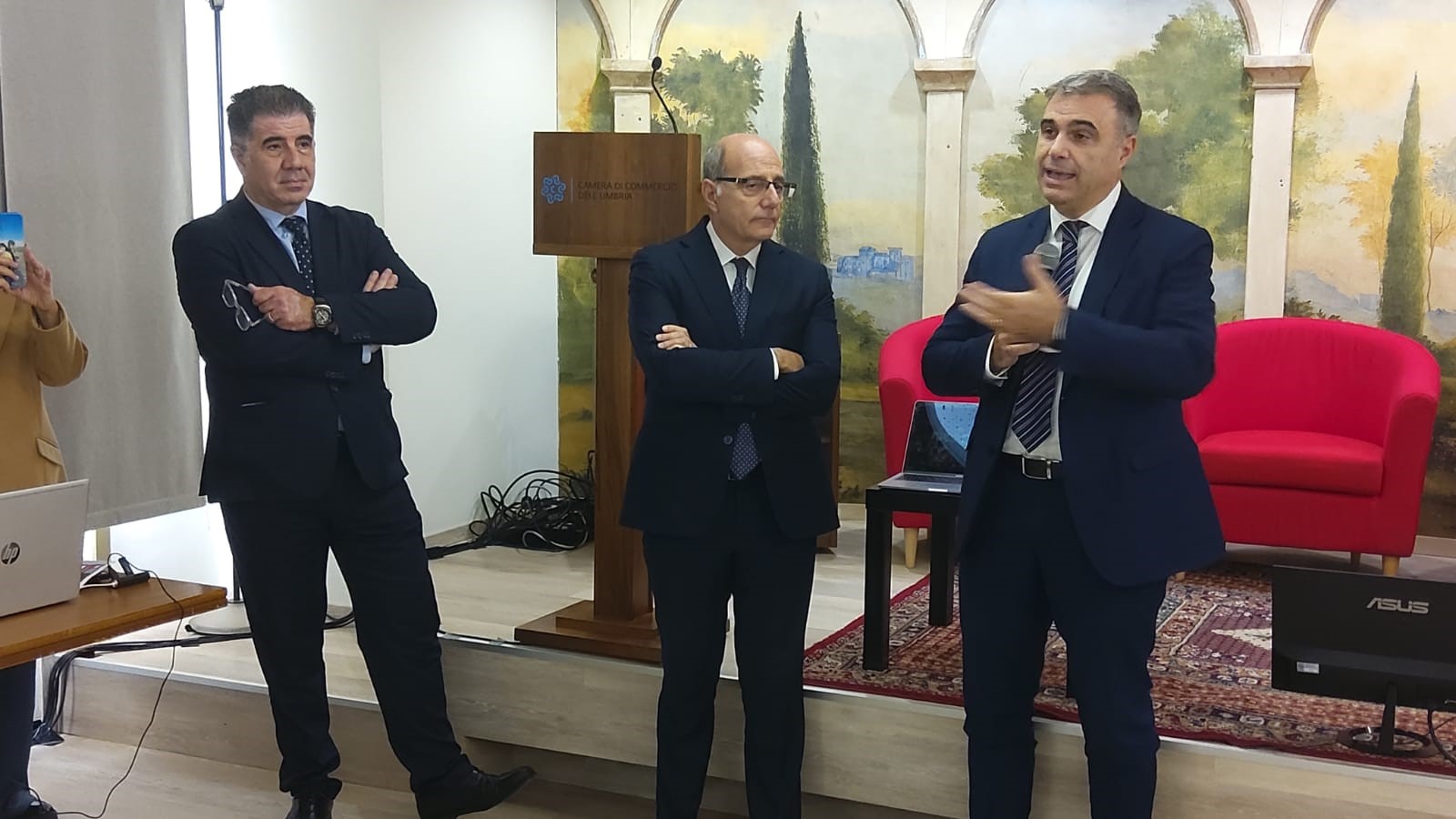 Foto 1 da destra Federico Sisti Segretario Generale CCIAA Umbria Direttore Scientifico di BTO Francesco Tapinassi Giacinto Bosco PromoFirenz