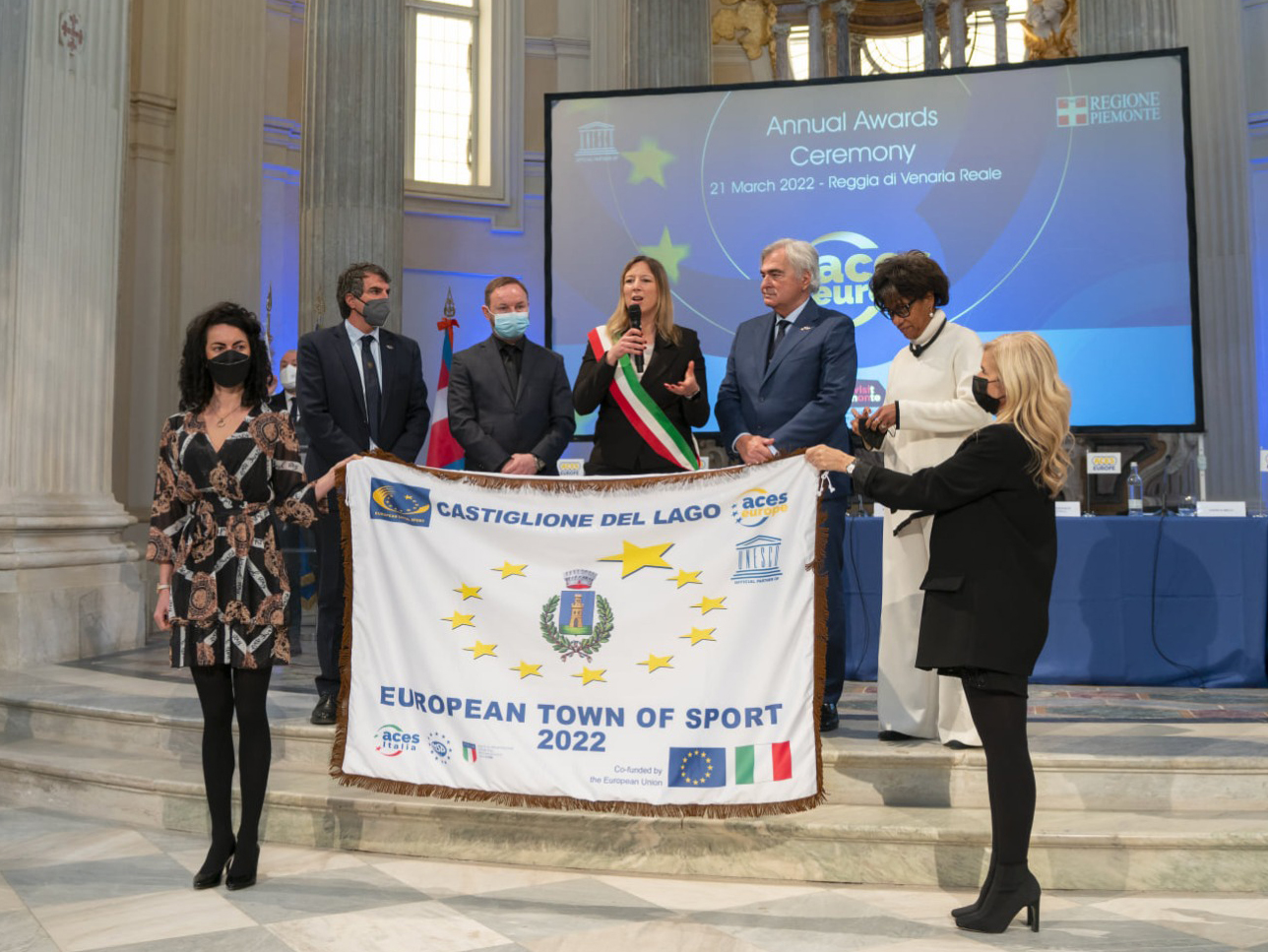 Castiglione Comune dello Sport Consegna bandiera a Torino