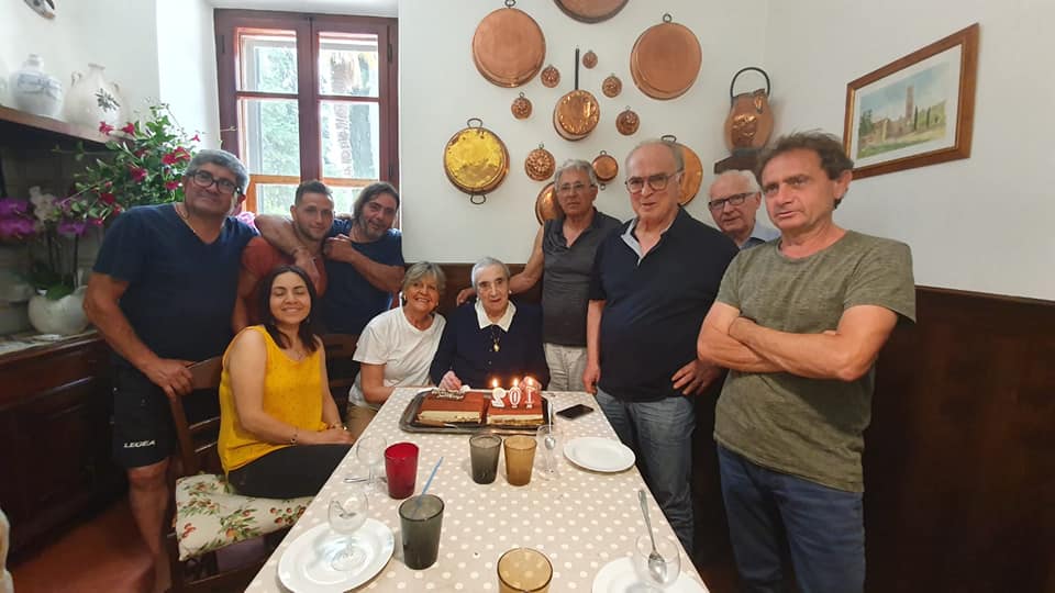 BATTA 102 anni della signora Lidia