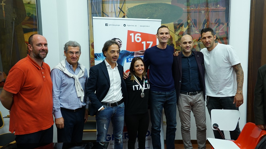 Foto di Gruppo presentazione Sport village