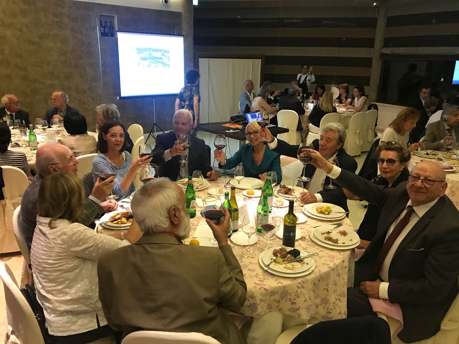 serata di beneficenza dellAronc allhotel Assisi Spa G olf 2