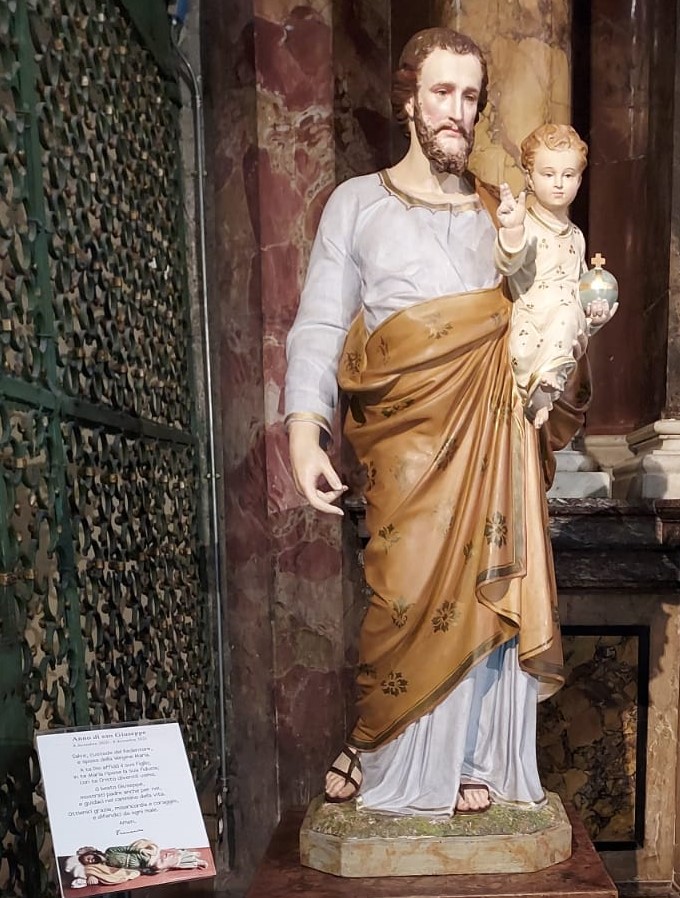foto1 statua san giuseppe nella cattedrale di perugia