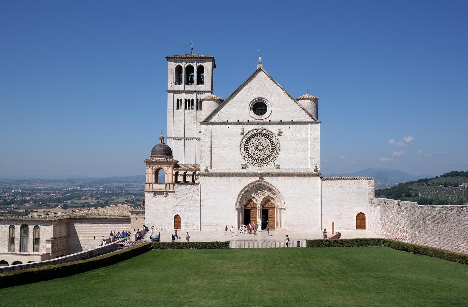 Assisi Basilica di San Francesco 02