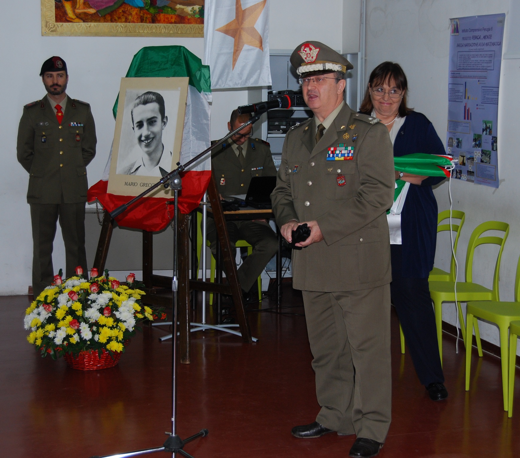 Foto 2 Il discorso del Generale Badalucco Comandante della SLEE