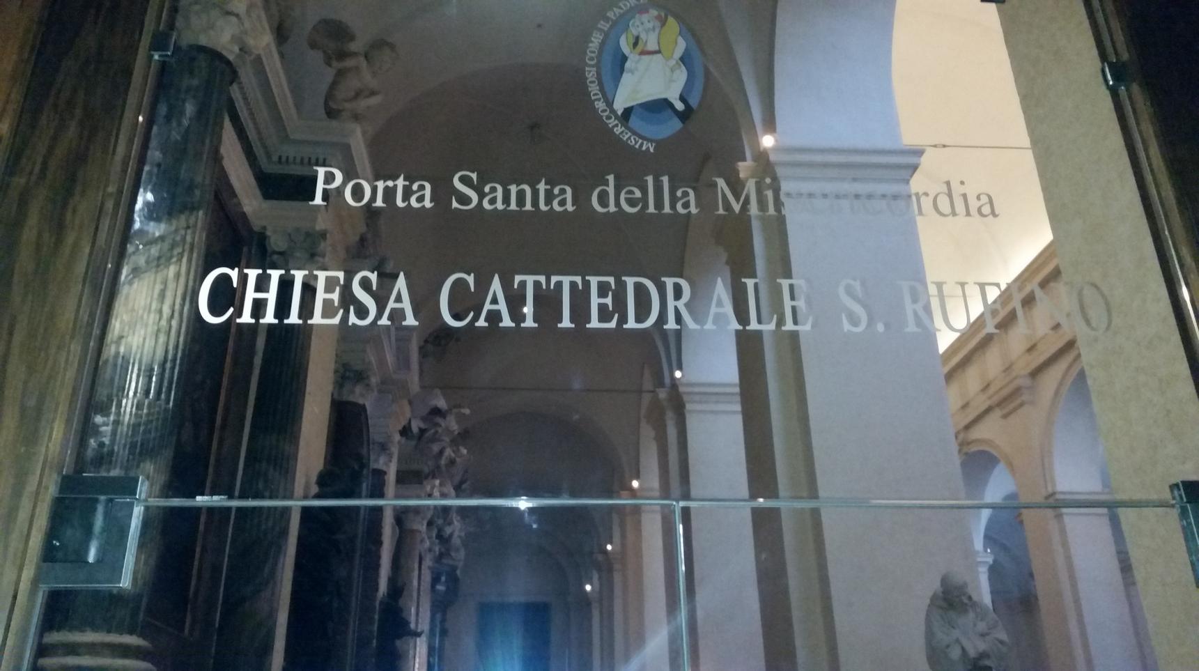 PortaSantaAssisi1