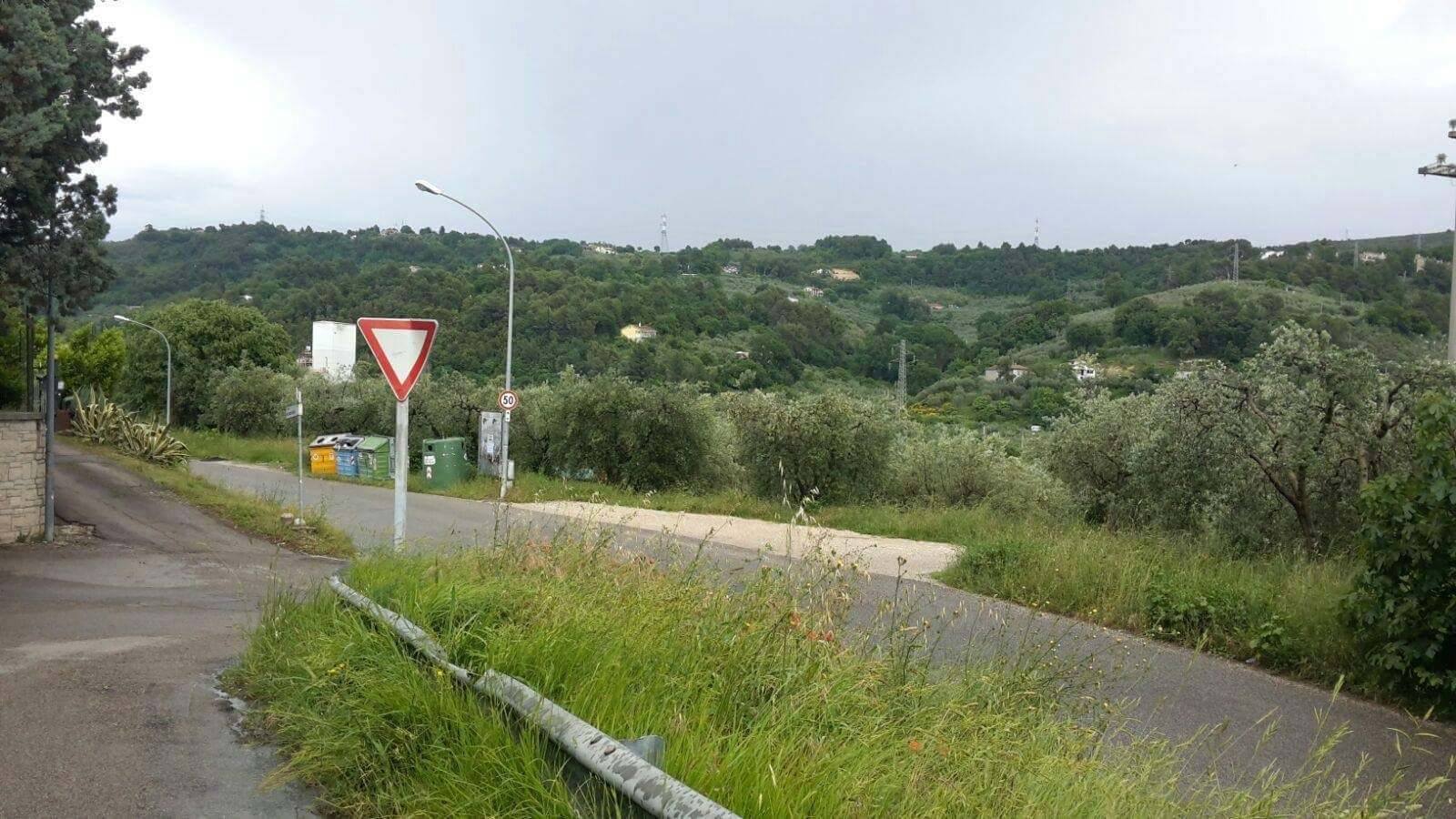 Incrocio stradale via San Bartolomeo e strada San Carlo: intervenire