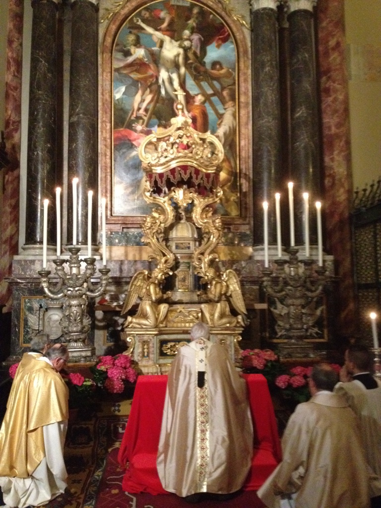 altare della riposizione adorazione eucaristica al termine coena domini giovedì santo
